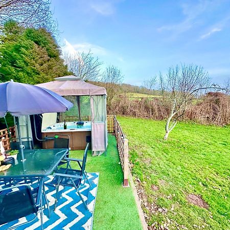 Three Bedroom Rural, Relaxing And Peaceful,Dogs Welcome! With Cymru Holidays Abergavenny Esterno foto