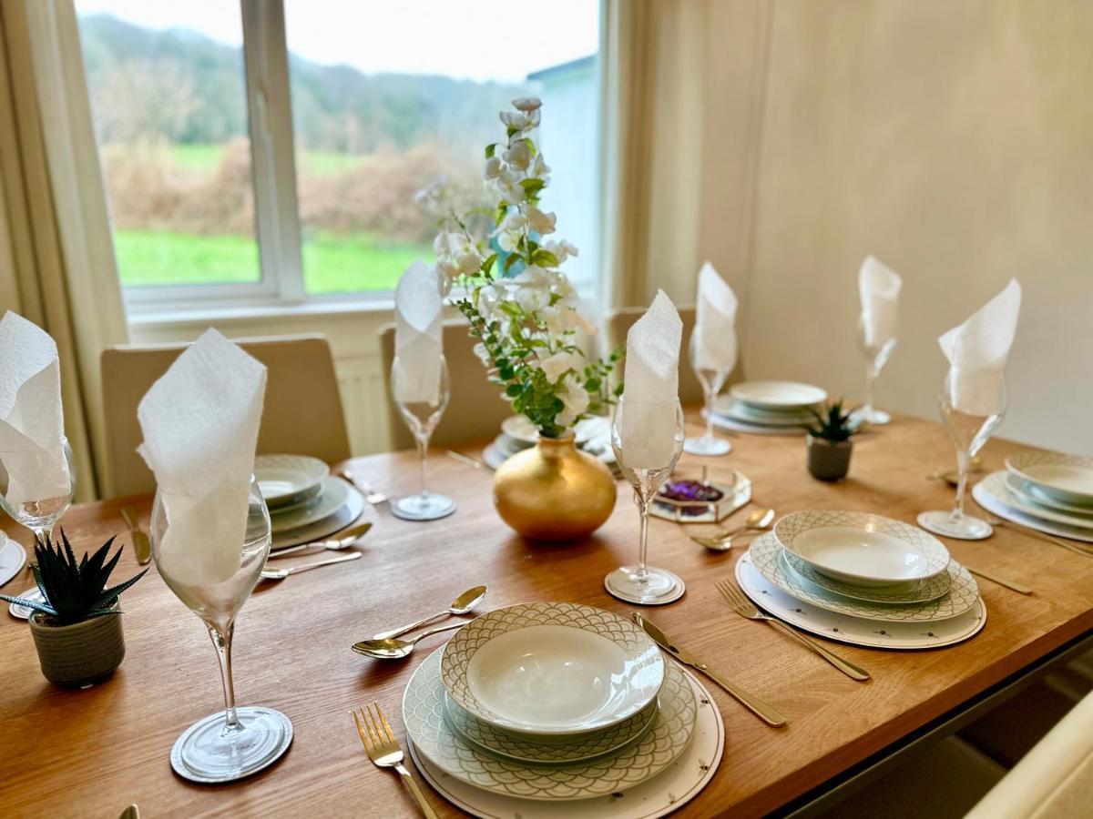 Three Bedroom Rural, Relaxing And Peaceful,Dogs Welcome! With Cymru Holidays Abergavenny Esterno foto
