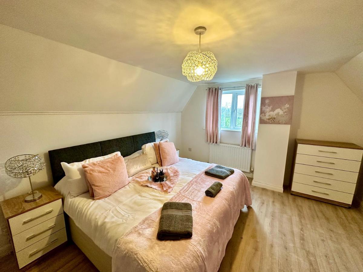 Three Bedroom Rural, Relaxing And Peaceful,Dogs Welcome! With Cymru Holidays Abergavenny Esterno foto
