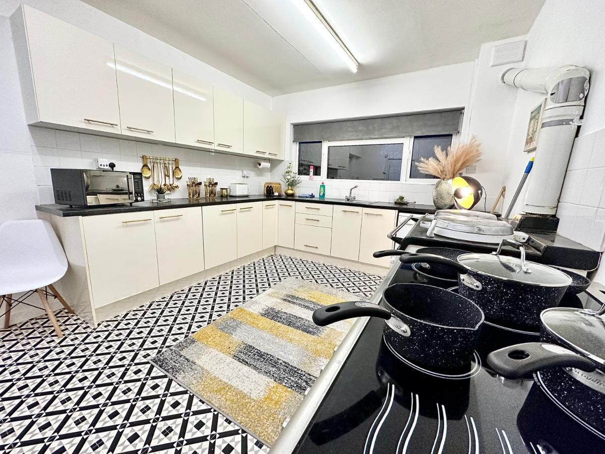 Three Bedroom Rural, Relaxing And Peaceful,Dogs Welcome! With Cymru Holidays Abergavenny Esterno foto
